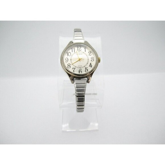 Women's Carriage by Timex Water Resistant Analog 31mm Dial Watch (D648) - Picture 4 of 12